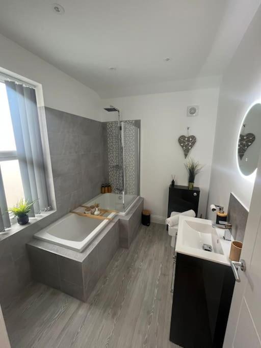 Brand New Stunning Family House Villa Blackpool Buitenkant foto